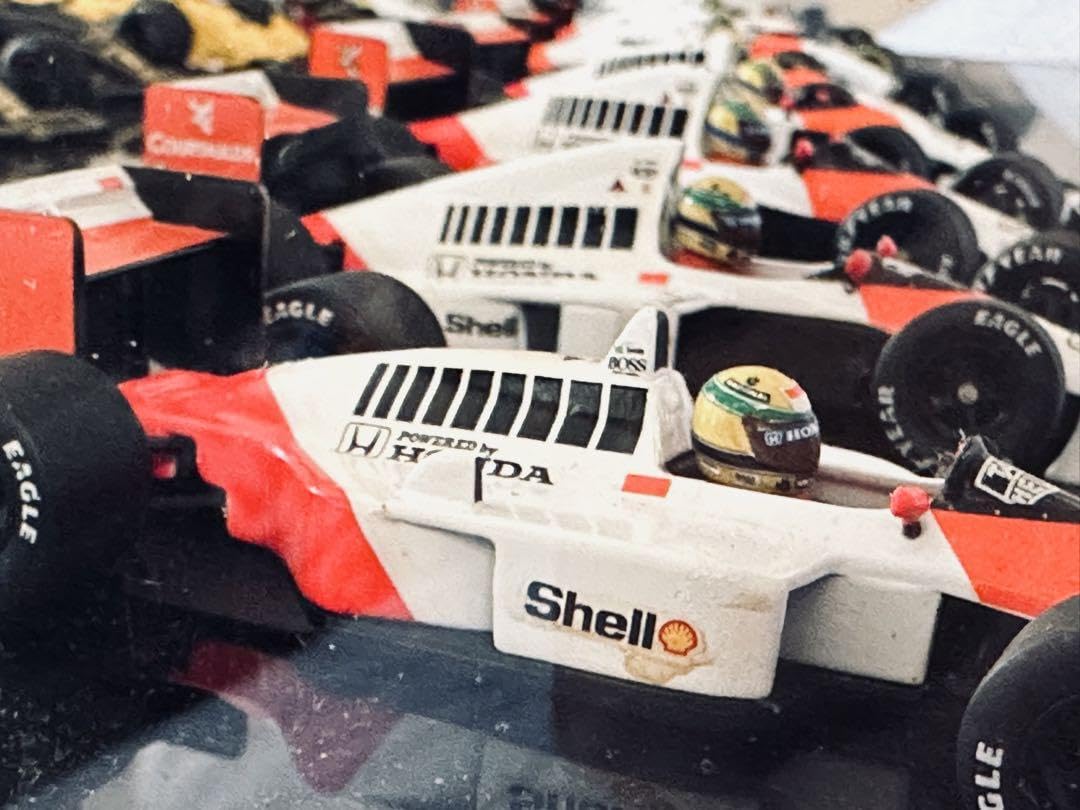 ミニカー☆アイルトン・セナ レーシングカーコレクション1980-1994ケース付